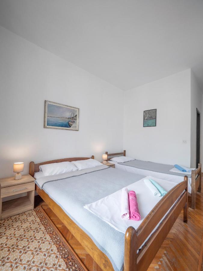 בודווה Guest House Madra מראה חיצוני תמונה