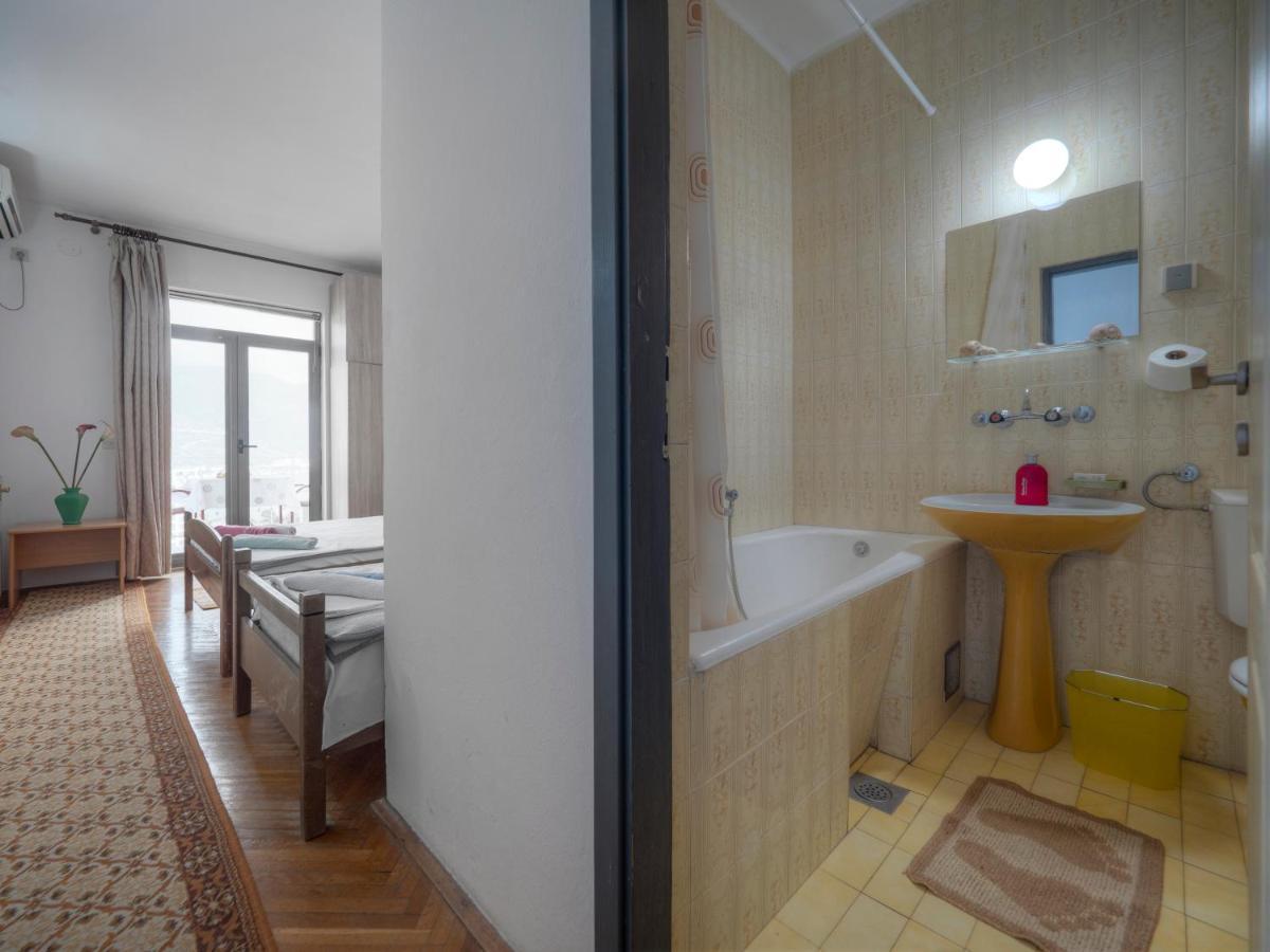בודווה Guest House Madra מראה חיצוני תמונה