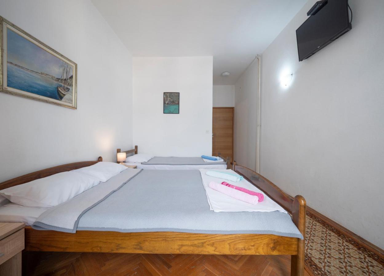 בודווה Guest House Madra מראה חיצוני תמונה